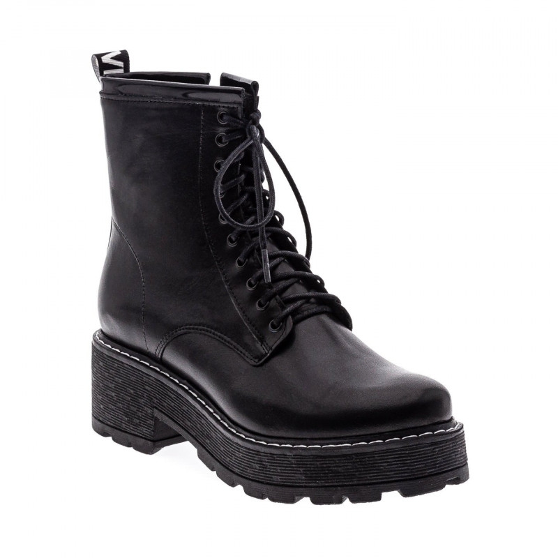 Nicolo Ferretti moteriški aulinukai