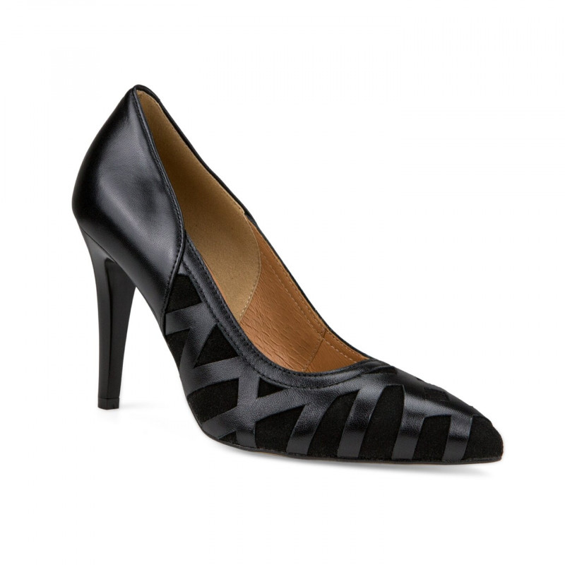 Nicolo Ferretti moteriški bateliai