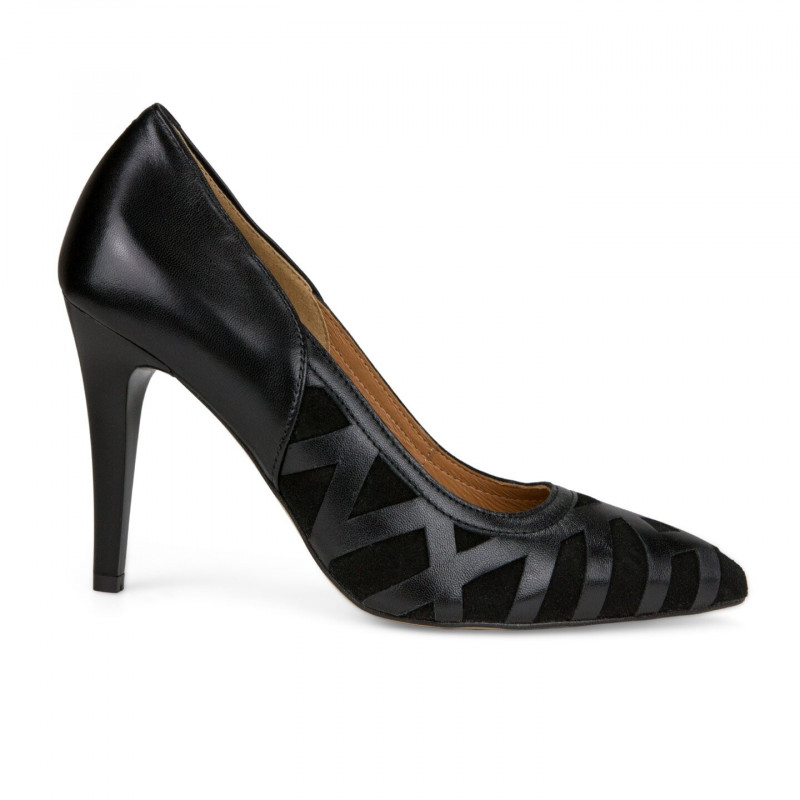 Nicolo Ferretti moteriški bateliai