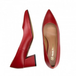 Nicolo Ferretti moteriški bateliai