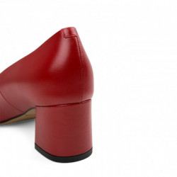 Nicolo Ferretti moteriški bateliai