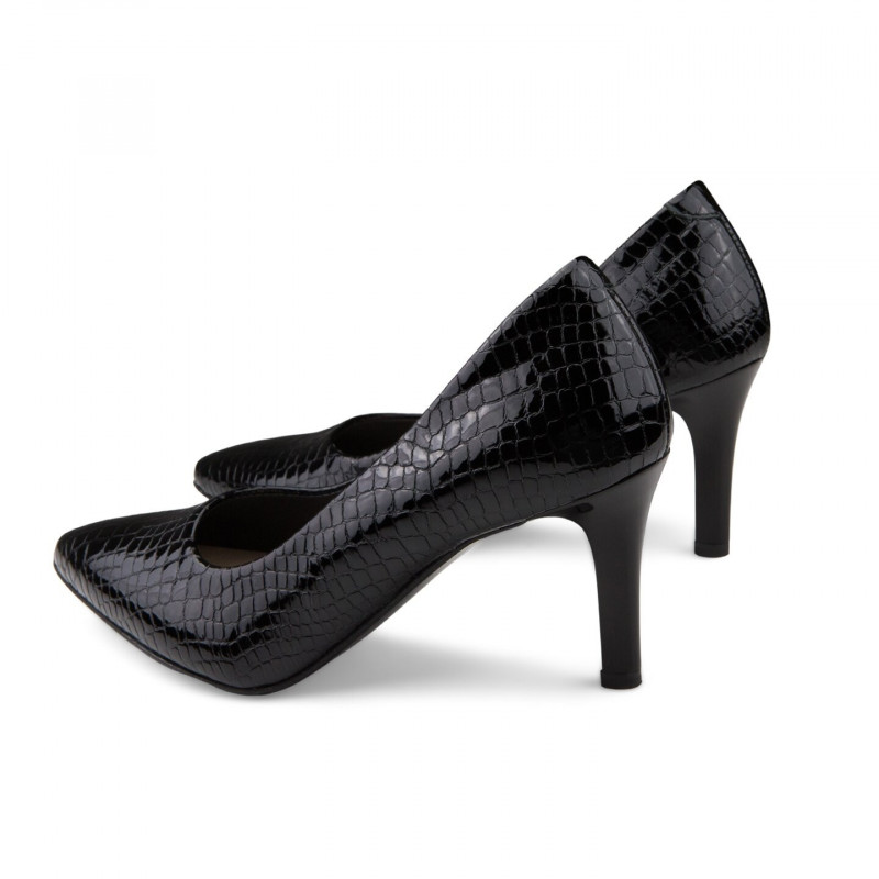 Nicolo Ferretti moteriški bateliai