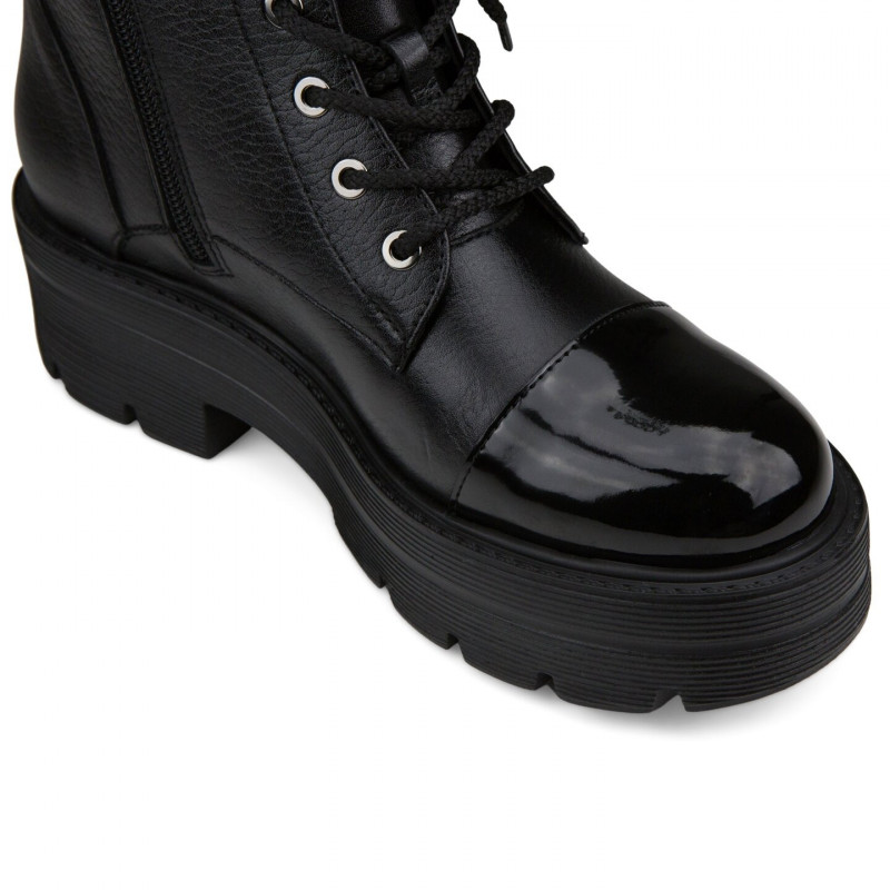 Nicolo Ferretti moteriški aulinukai