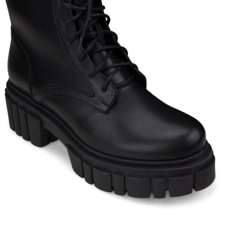 Nicolo Ferretti moteriški aulinukai