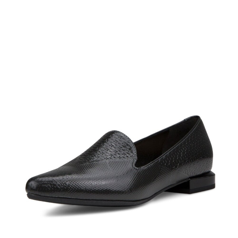 Nicolo Ferretti moteriški bateliai