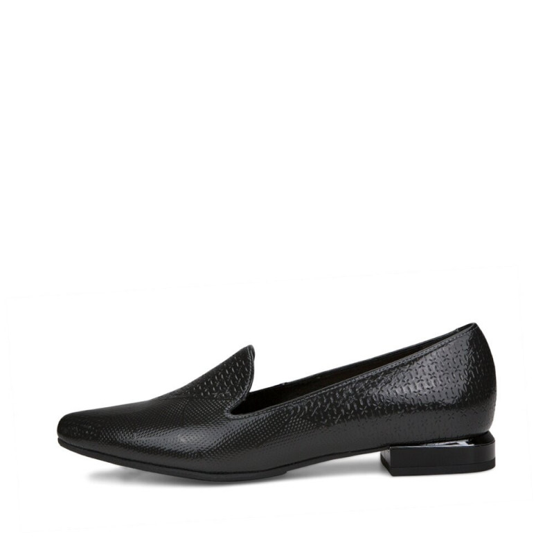 Nicolo Ferretti moteriški bateliai