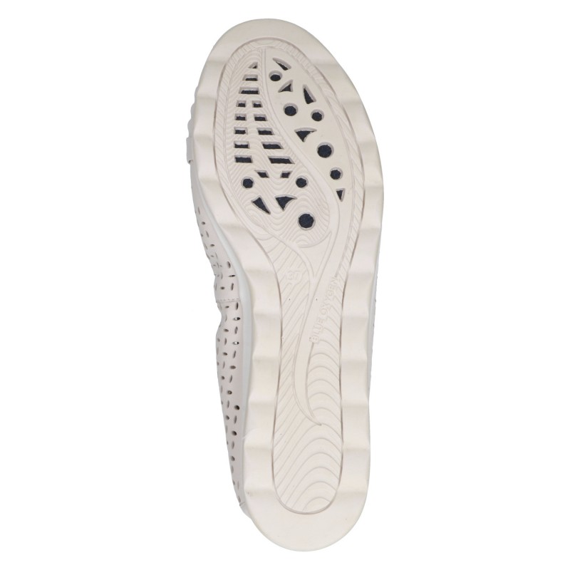 Caprice moteriški bateliai