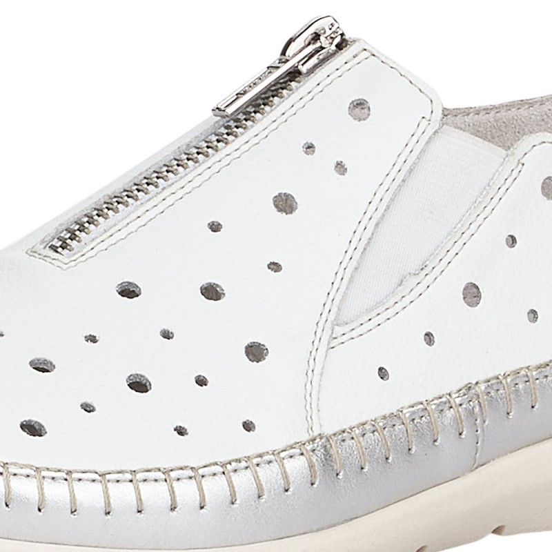 Remonte moteriški bateliai