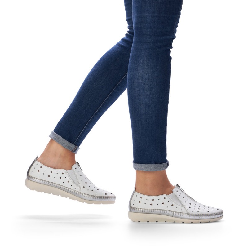 Remonte moteriški bateliai