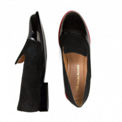 Nicolo Ferretti moteriški bateliai