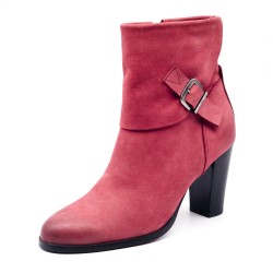 Ferretti women style