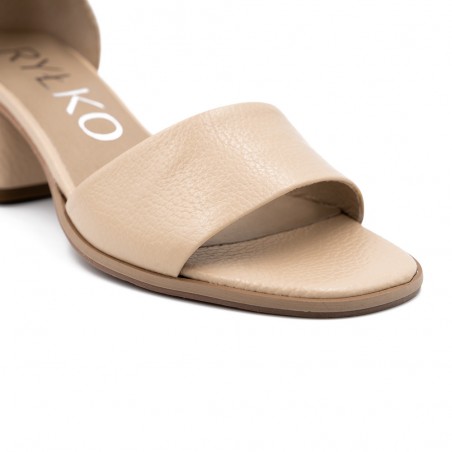 Rylko moteriškos basutės