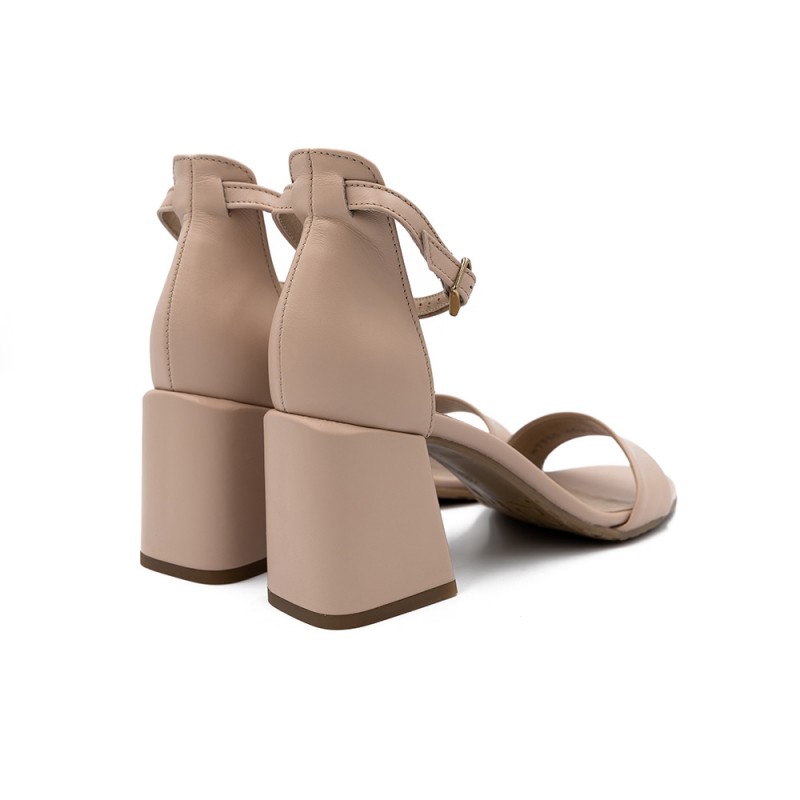 Rylko moteriškos basutės