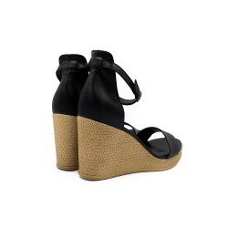 Rylko moteriškos basutės