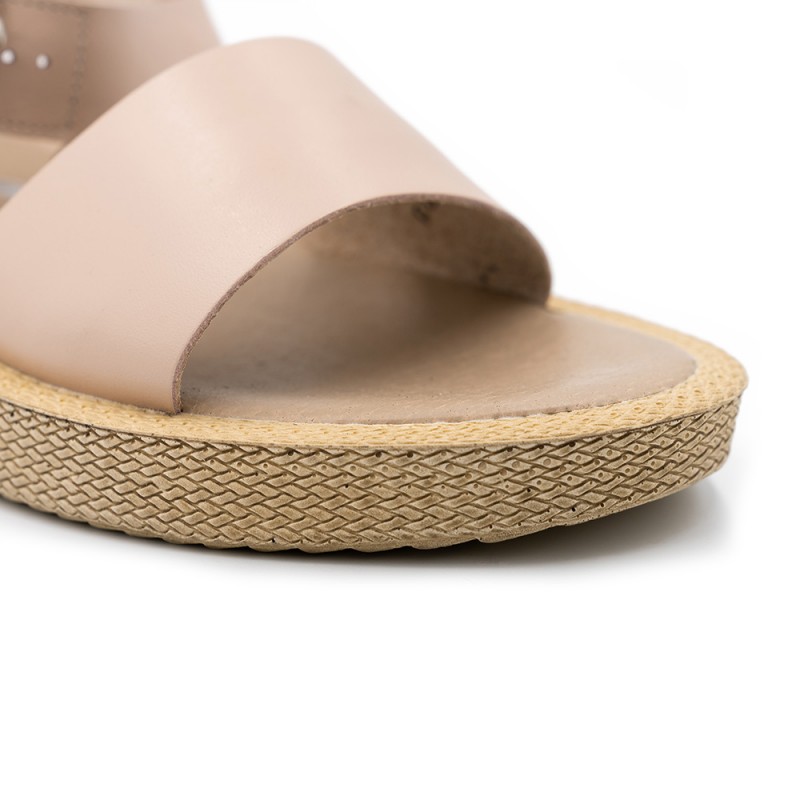 Rylko moteriškos basutės