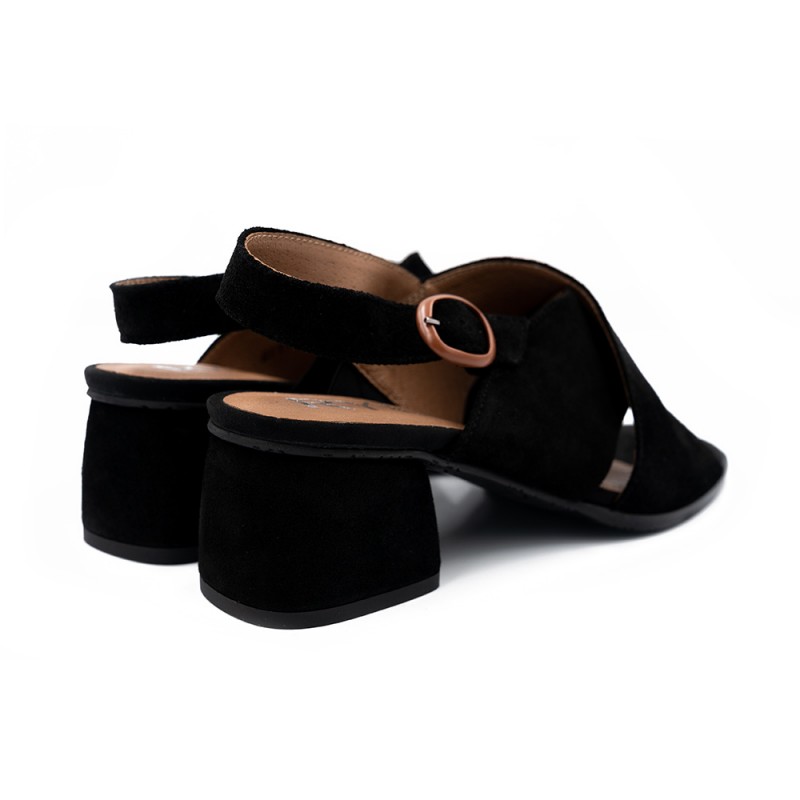 Rylko moteriškos basutės