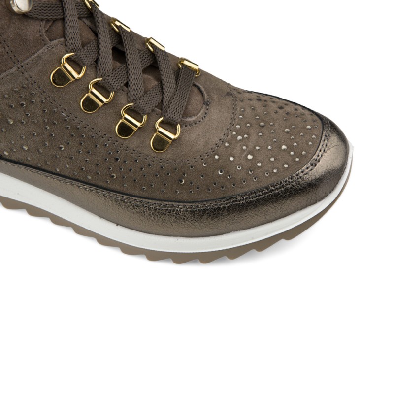 Imac moteriški aulinukai