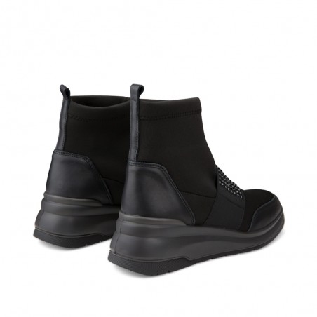 Imac moteriški aulinukai