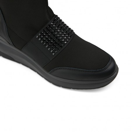 Imac moteriški aulinukai