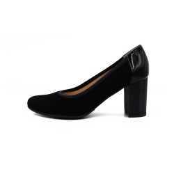 Nicolo Ferretti moteriški bateliai