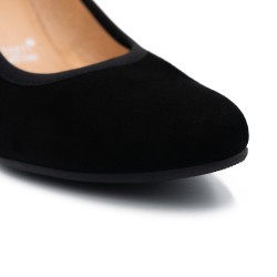 Nicolo Ferretti moteriški bateliai