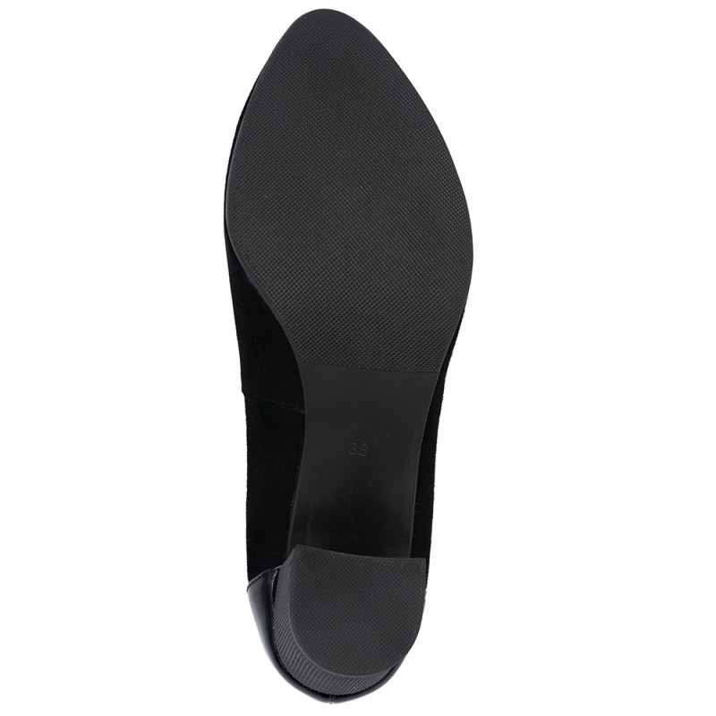 Nicolo Ferretti moteriški bateliai