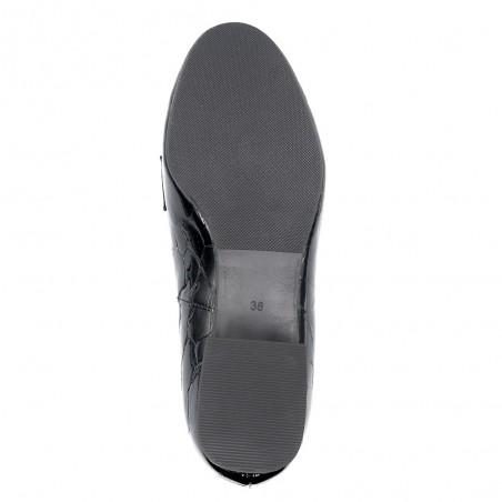 Nicolo Ferretti moteriški bateliai