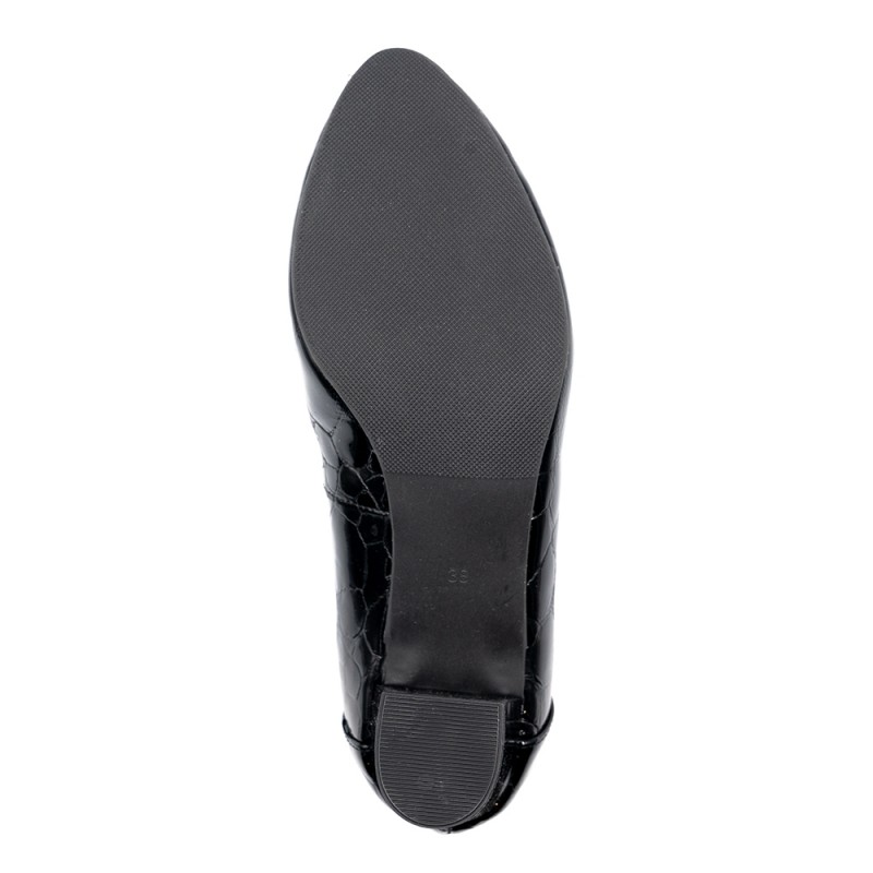 Nicolo Ferretti moteriški bateliai