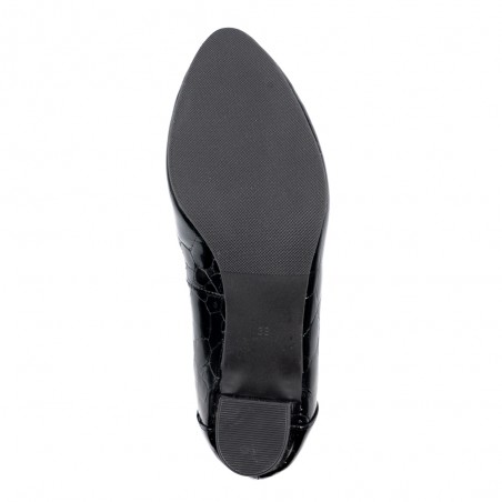 Nicolo Ferretti moteriški bateliai