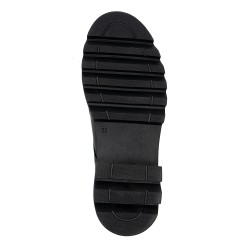 Nicolo Ferretti moteriški bateliai