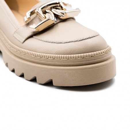 Nicolo Ferretti moteriški bateliai