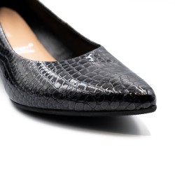 Nicolo Ferretti moteriški bateliai