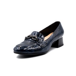 Nicolo Ferretti moteriški bateliai