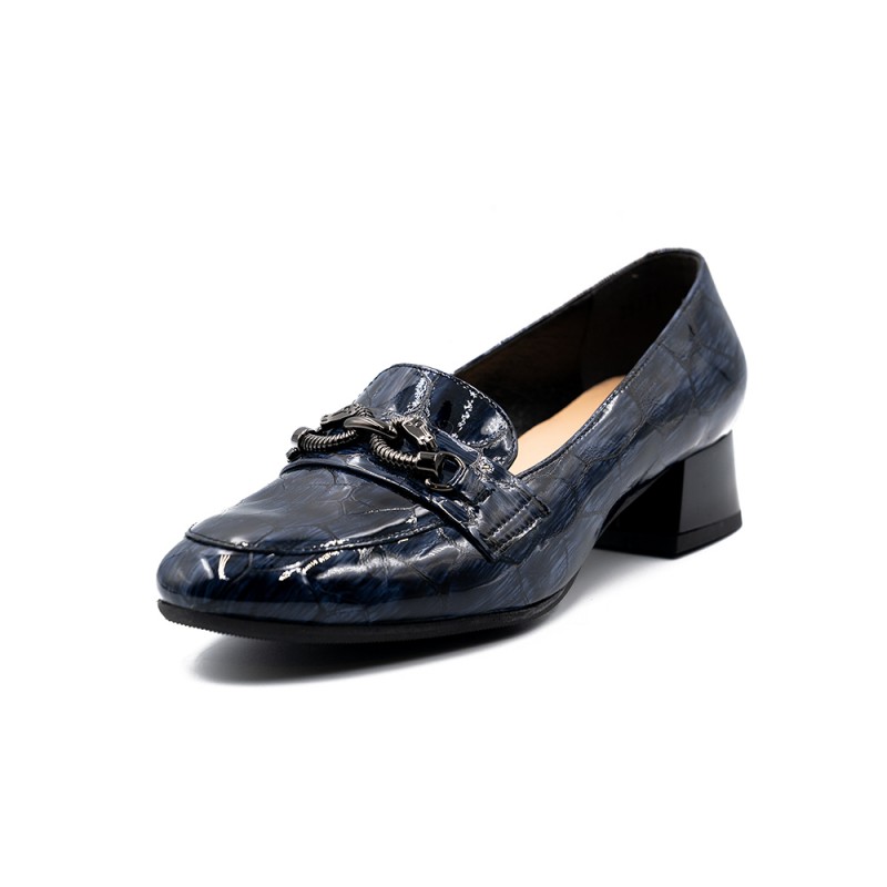 Nicolo Ferretti moteriški bateliai