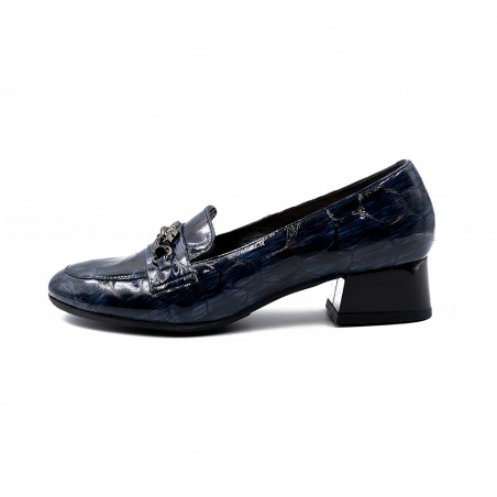 Nicolo Ferretti moteriški bateliai