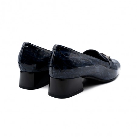 Nicolo Ferretti moteriški bateliai