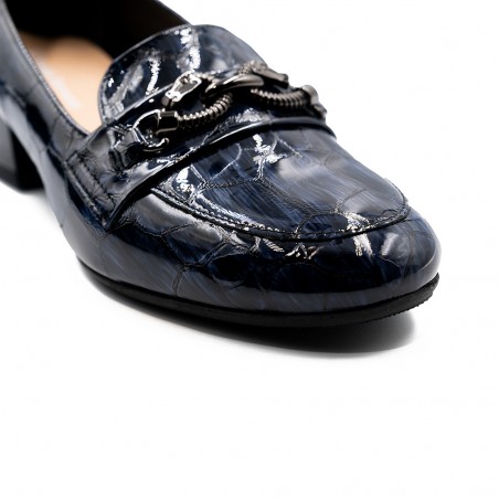 Nicolo Ferretti moteriški bateliai