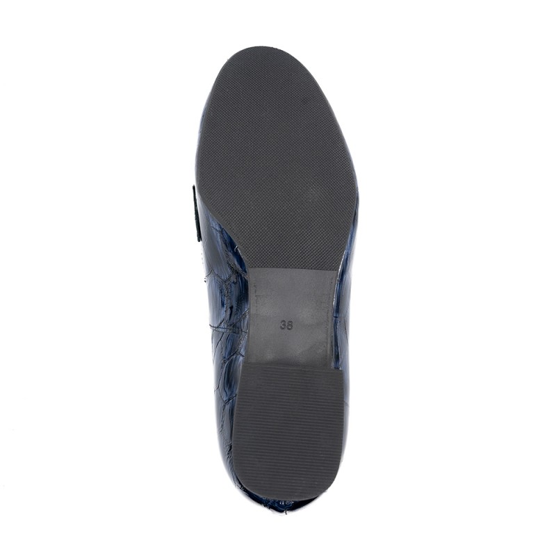 Nicolo Ferretti moteriški bateliai