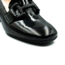 Nicolo Ferretti moteriški bateliai