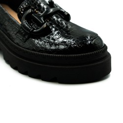 Nicolo Ferretti moteriški bateliai