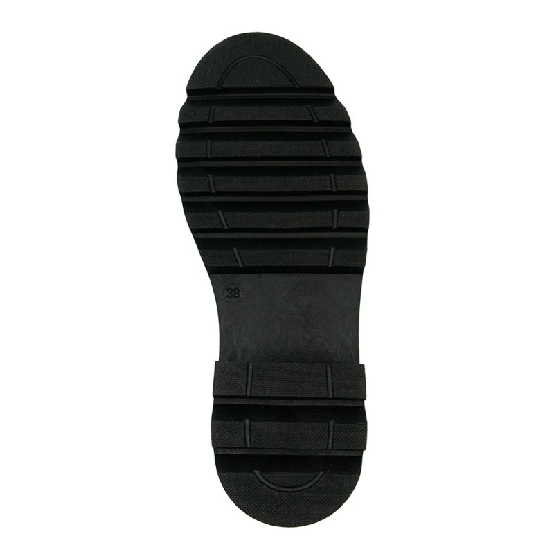 Nicolo Ferretti moteriški bateliai