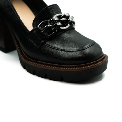 Nicolo Ferretti moteriški bateliai