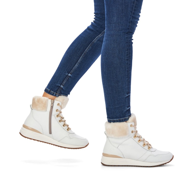 Remonte moteriški aulinukai