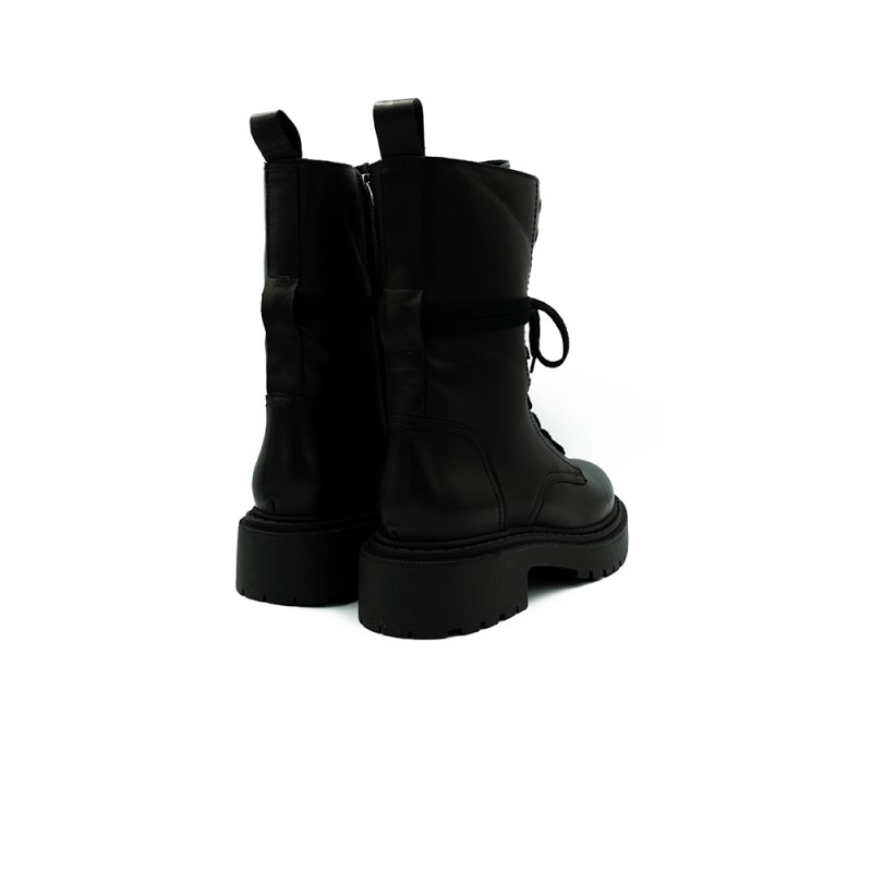 Nicolo Ferretti moteriški aulinukai