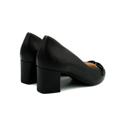 Ara moteriški bateliai