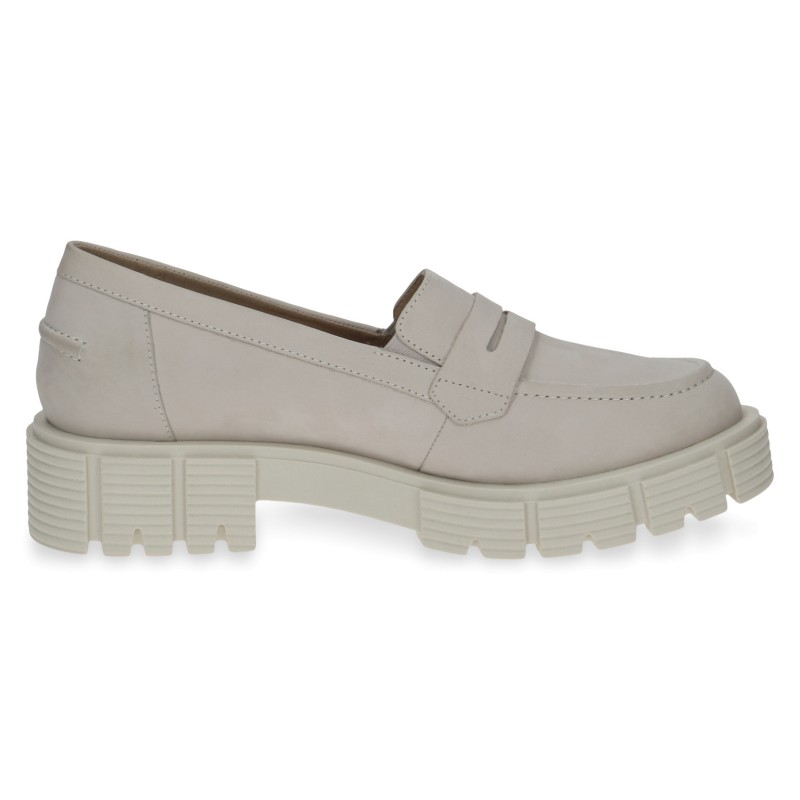 Caprice moteriški bateliai