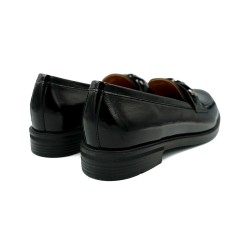 Nicolo Ferretti moteriški bateliai