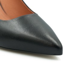 Nicolo Ferretti moteriški bateliai