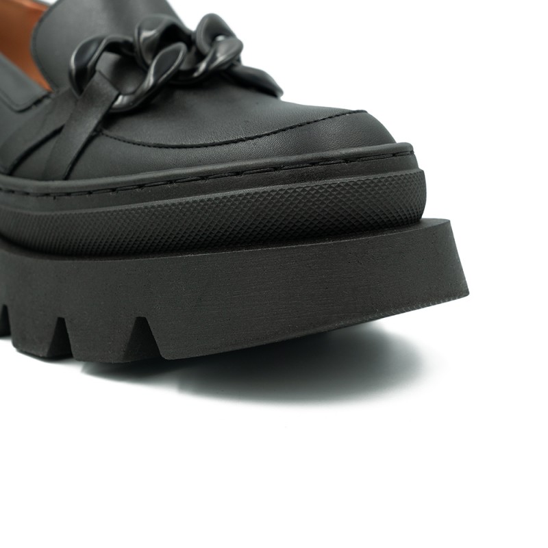 Nicolo Ferretti moteriški bateliai