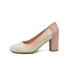 Nicolo Ferretti moteriški bateliai